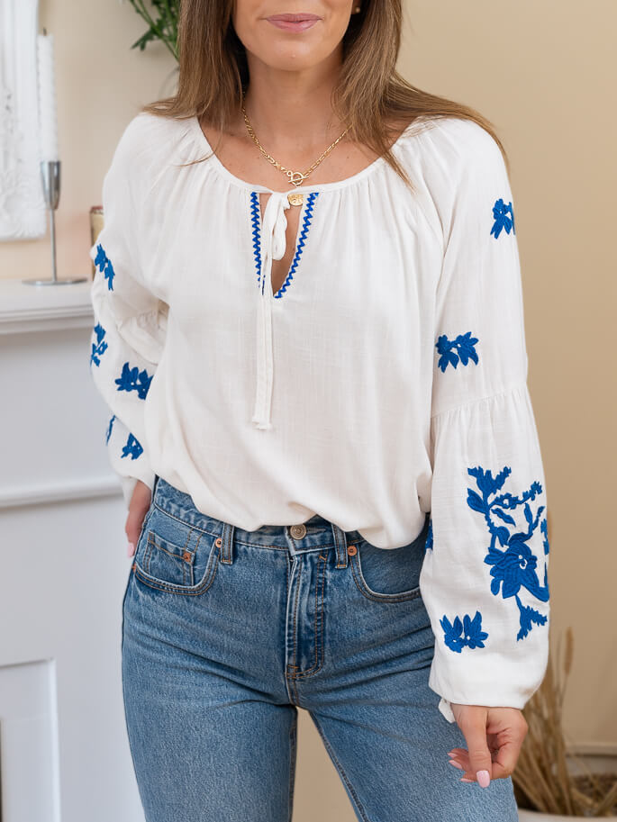 Clarisse Embroidery Blouse