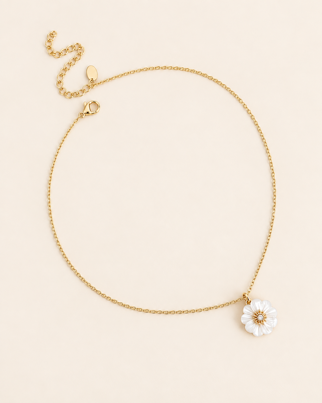 Elyne Nacre Flower Necklace